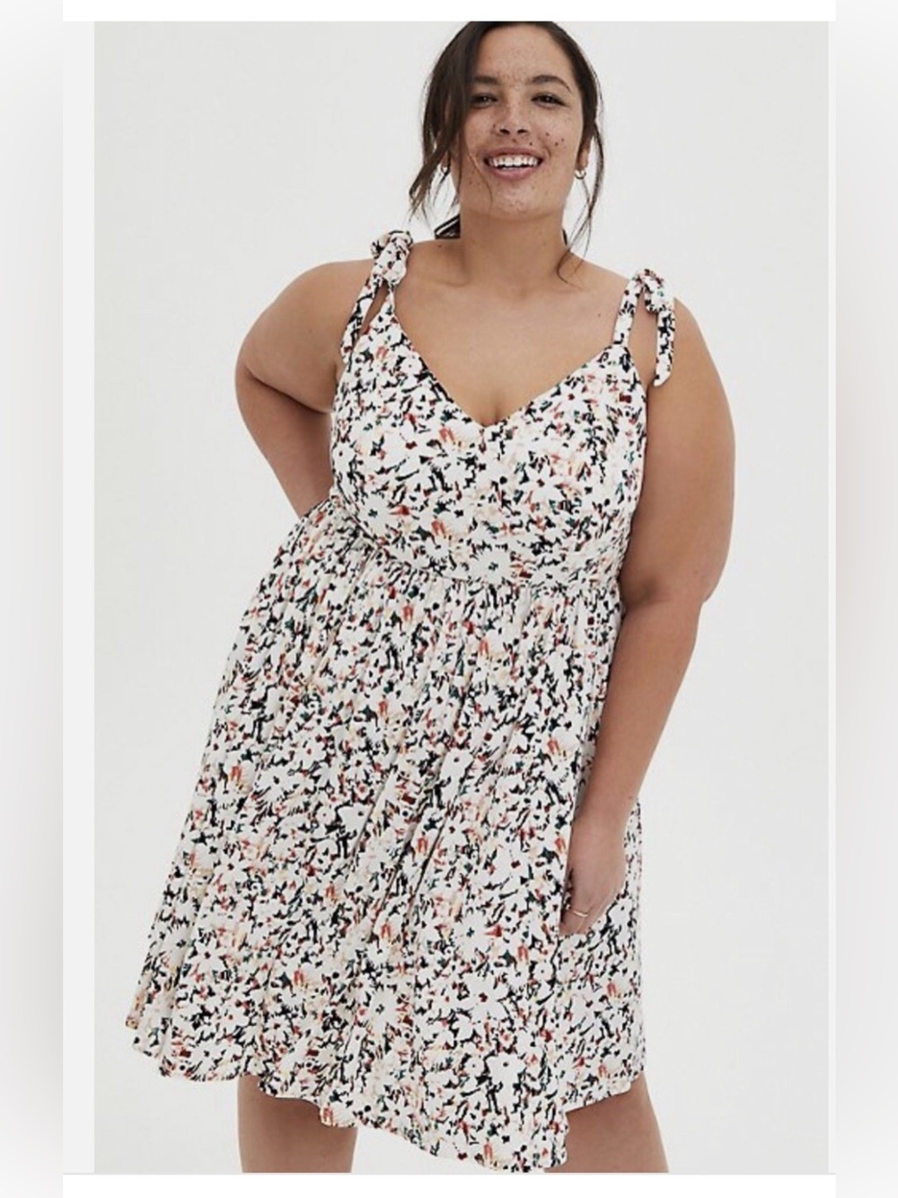 TORRID size 3 NWOTS sundress w/pockets and tie straps. Never worn!